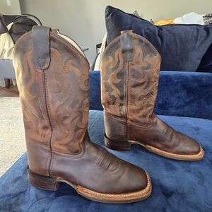 CODY JAMES BOYS' NASH DISTRESSED WESTERN BOOTS BROAD SQUARE TOE  Size 4 Bbsc1904